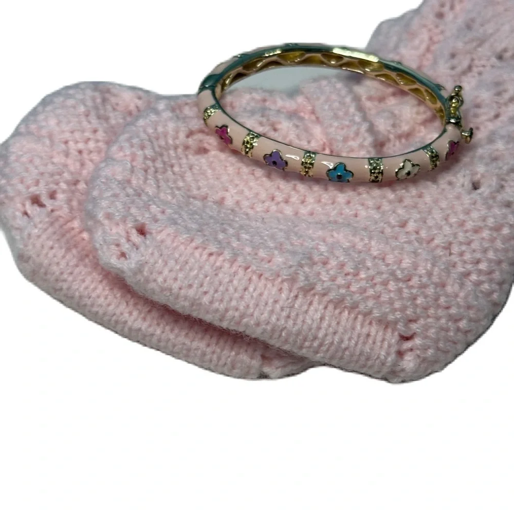 Blubelle Light Pink Knit Baby Booties NWT & pink flower bangle